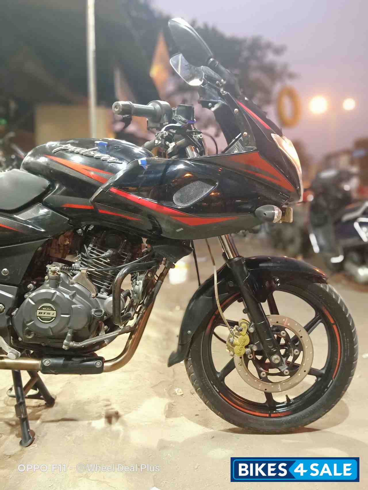 Bajaj Pulsar 220F