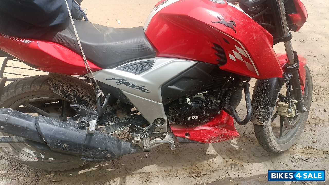TVS Apache RTR 160 4V BS6