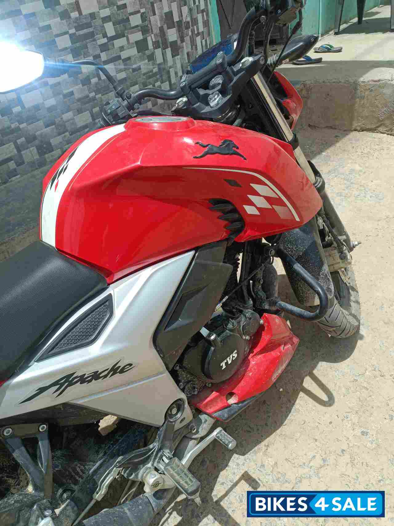 TVS Apache RTR 160 4V BS6