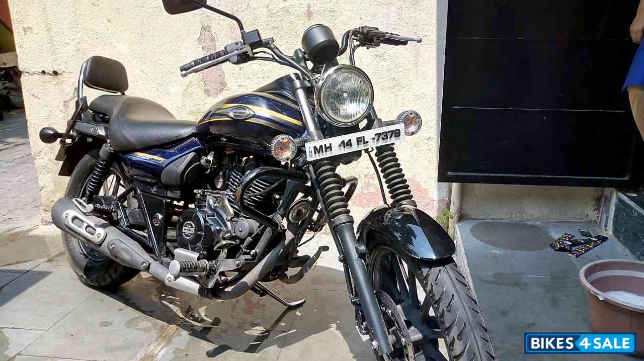 Black Bajaj Avenger Street 150