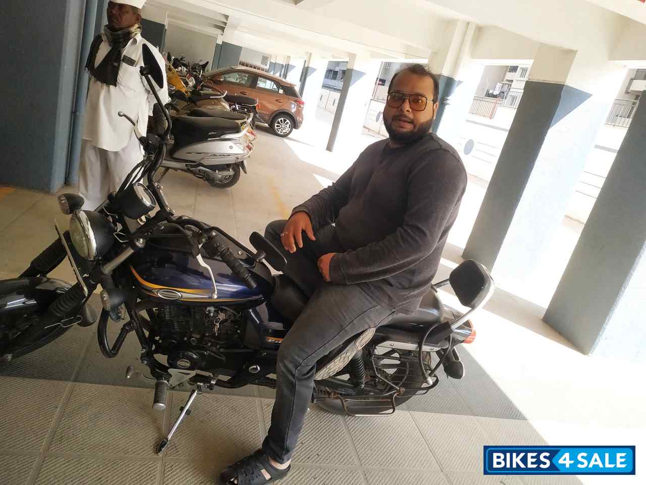 Black Bajaj Avenger Street 150