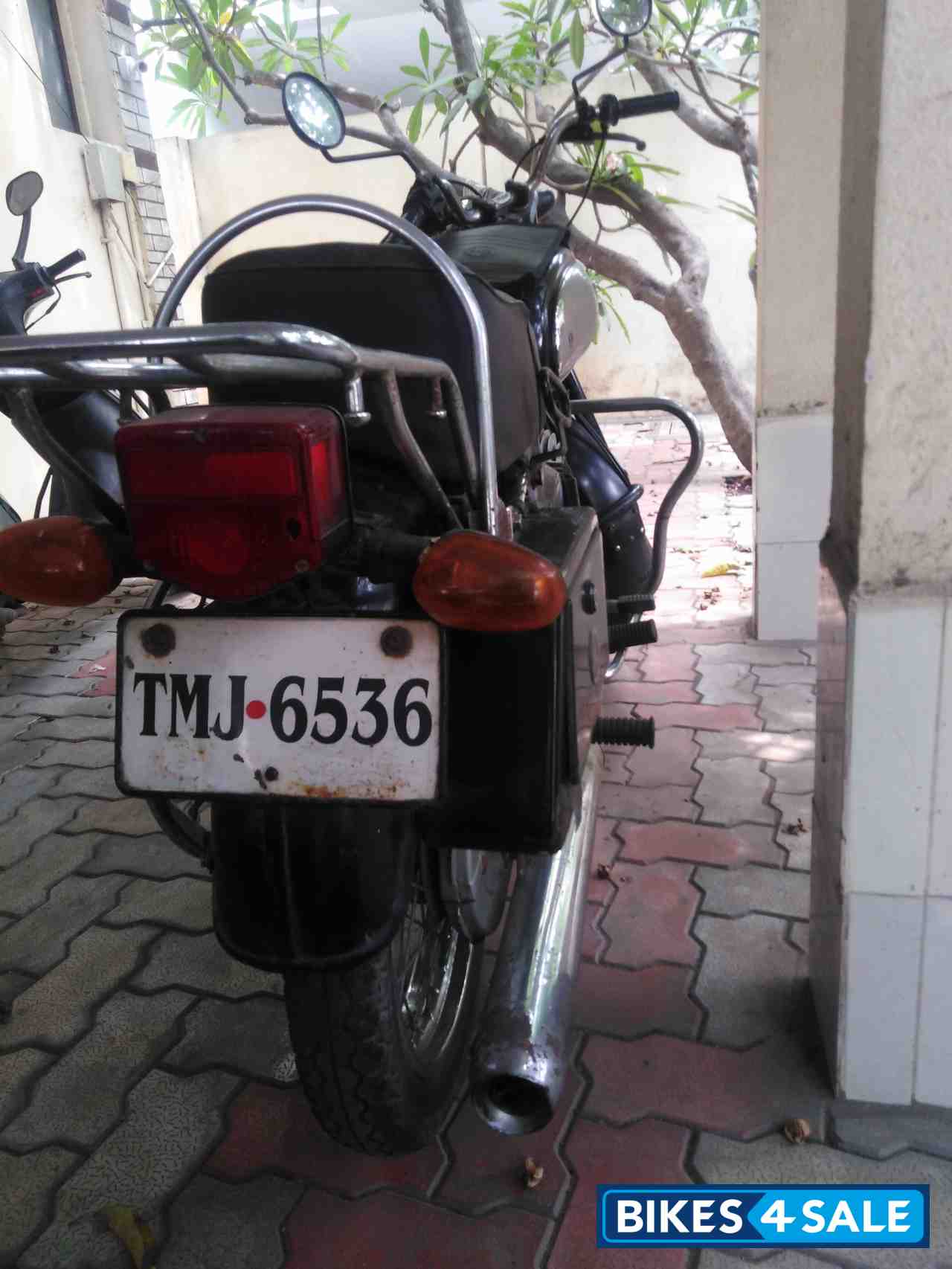 Black Yamaha Rajdoot Black Yamaha Rajdoot