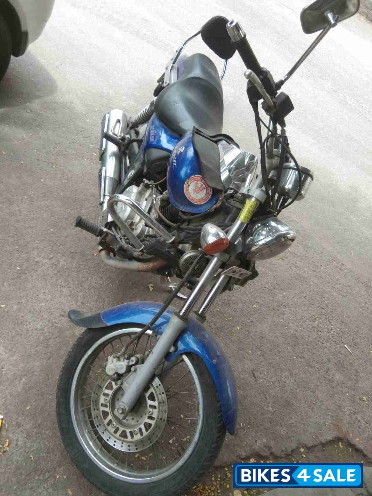 Bajaj Avenger 220 DTS-i