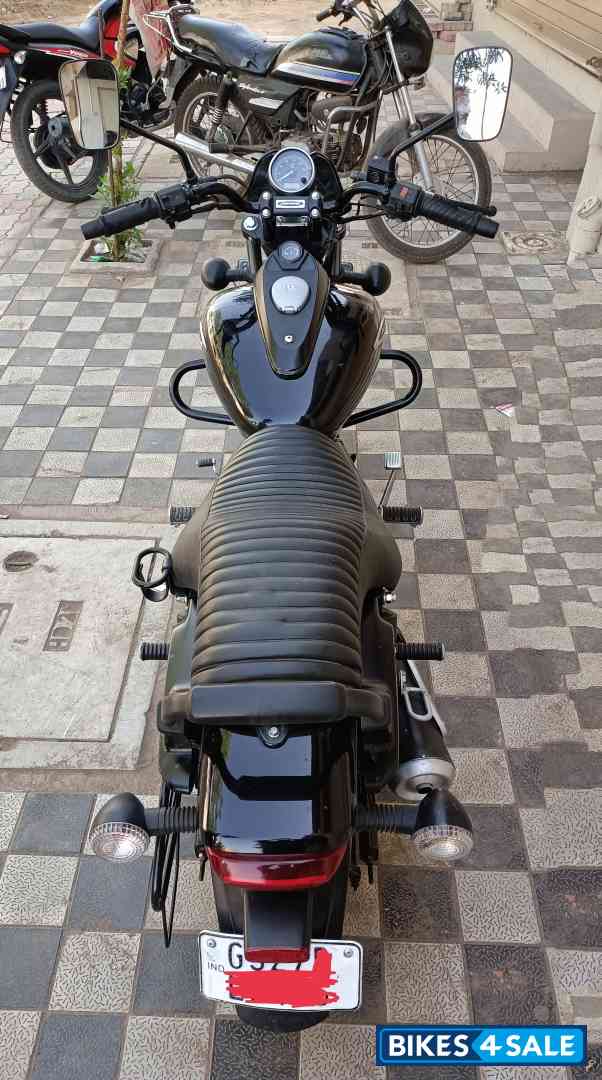 Black Bajaj Avenger Street 160 BS6