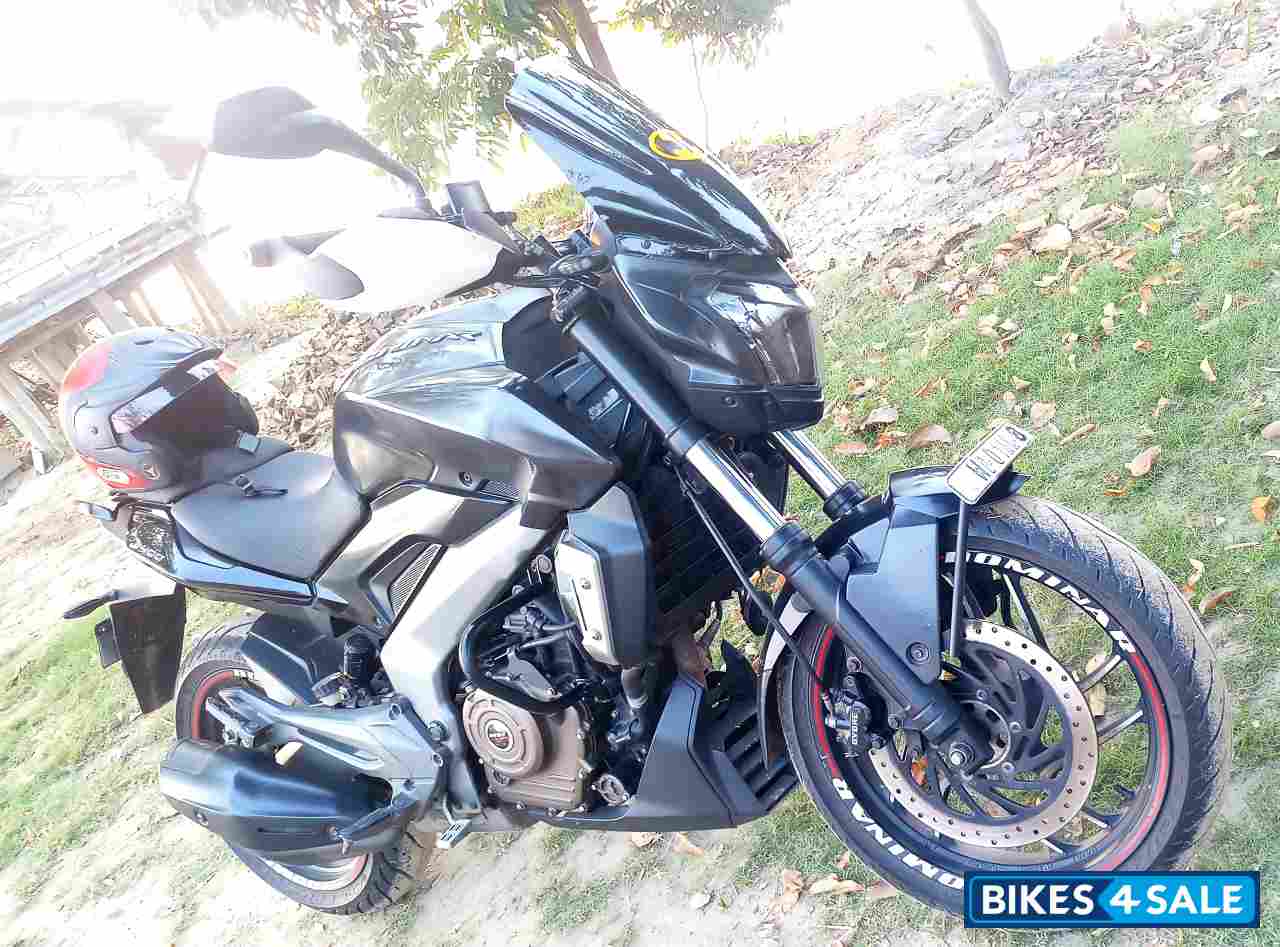 Mat Black Bajaj Dominar 400