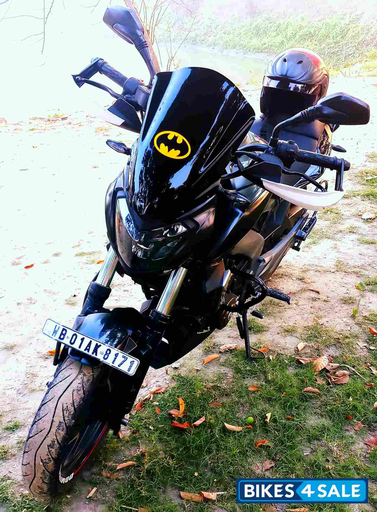 Mat Black Bajaj Dominar 400