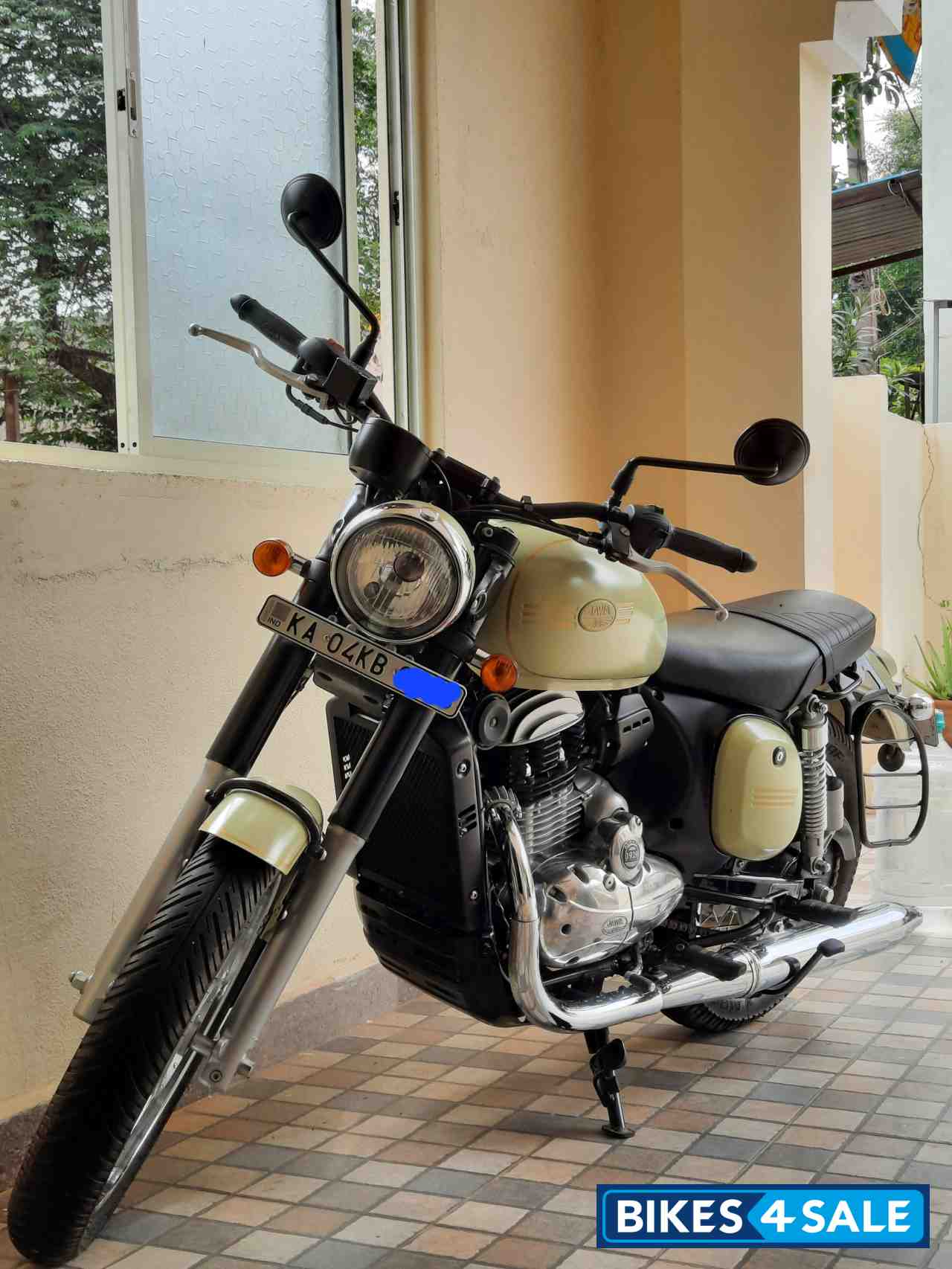 Lumas Lime Jawa forty two Dual Channel ABS