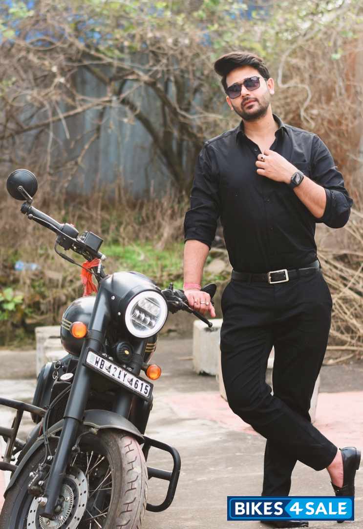 Metallic Gray Jawa Perak BS6