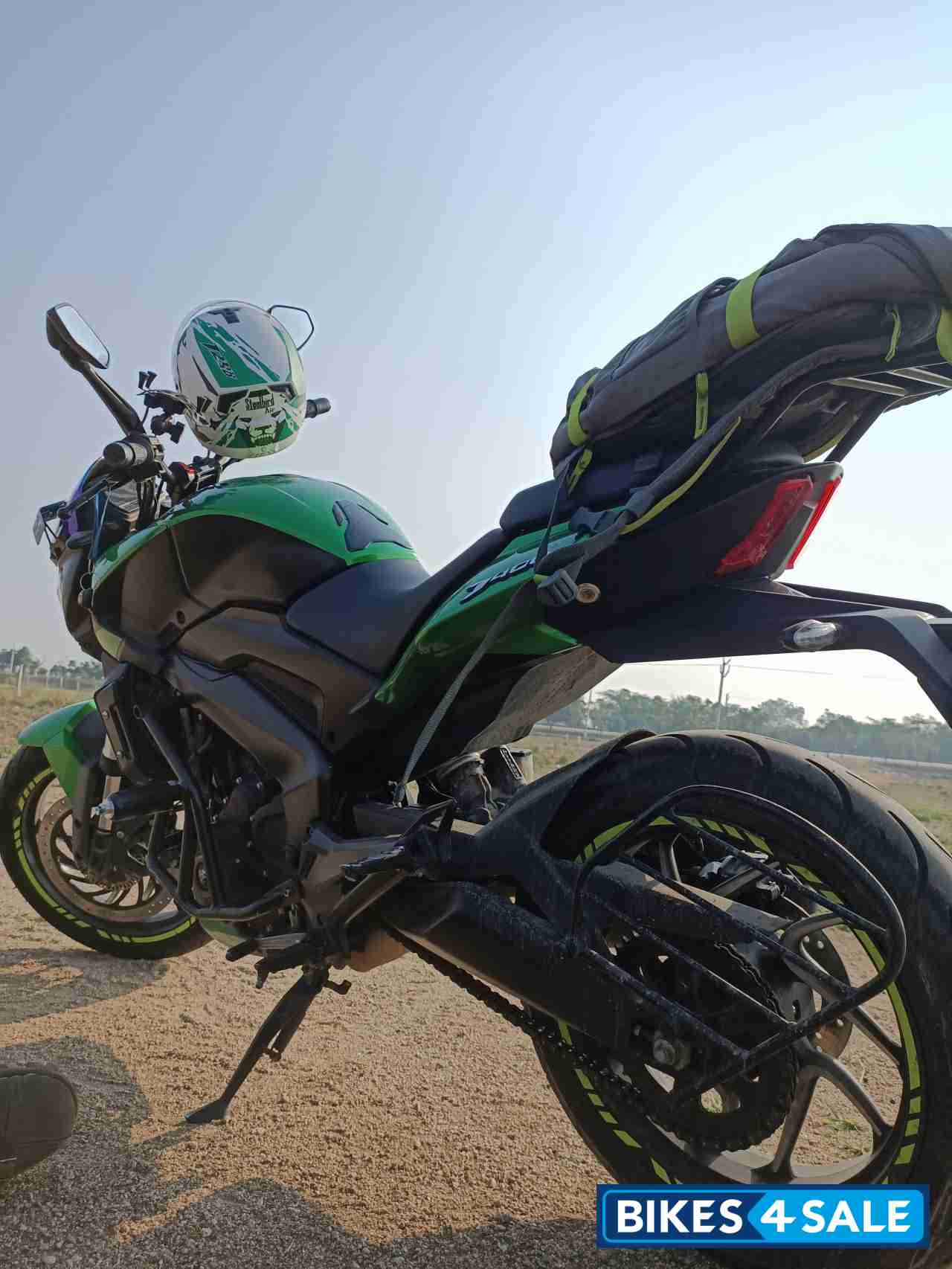 Savanna Green Bajaj 2021 Dominar 400