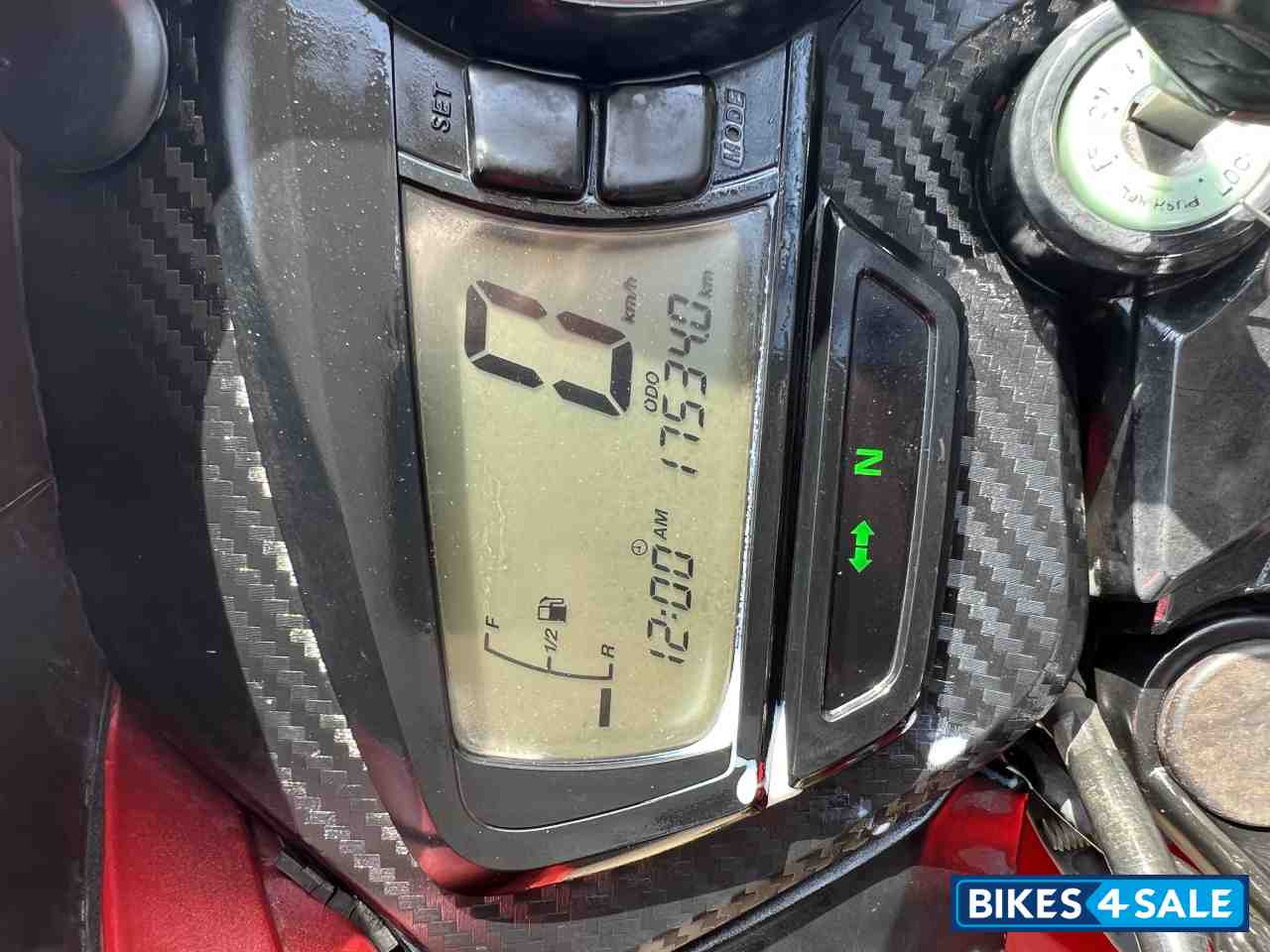 Red TVS Apache RTR 160