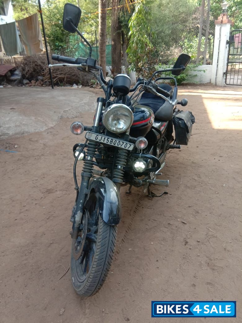 Bajaj Avenger Street 220