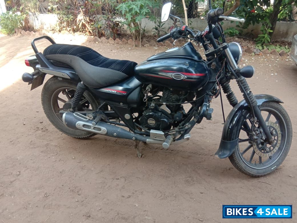 Bajaj Avenger Street 220