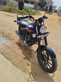 Bajaj Avenger Street 220