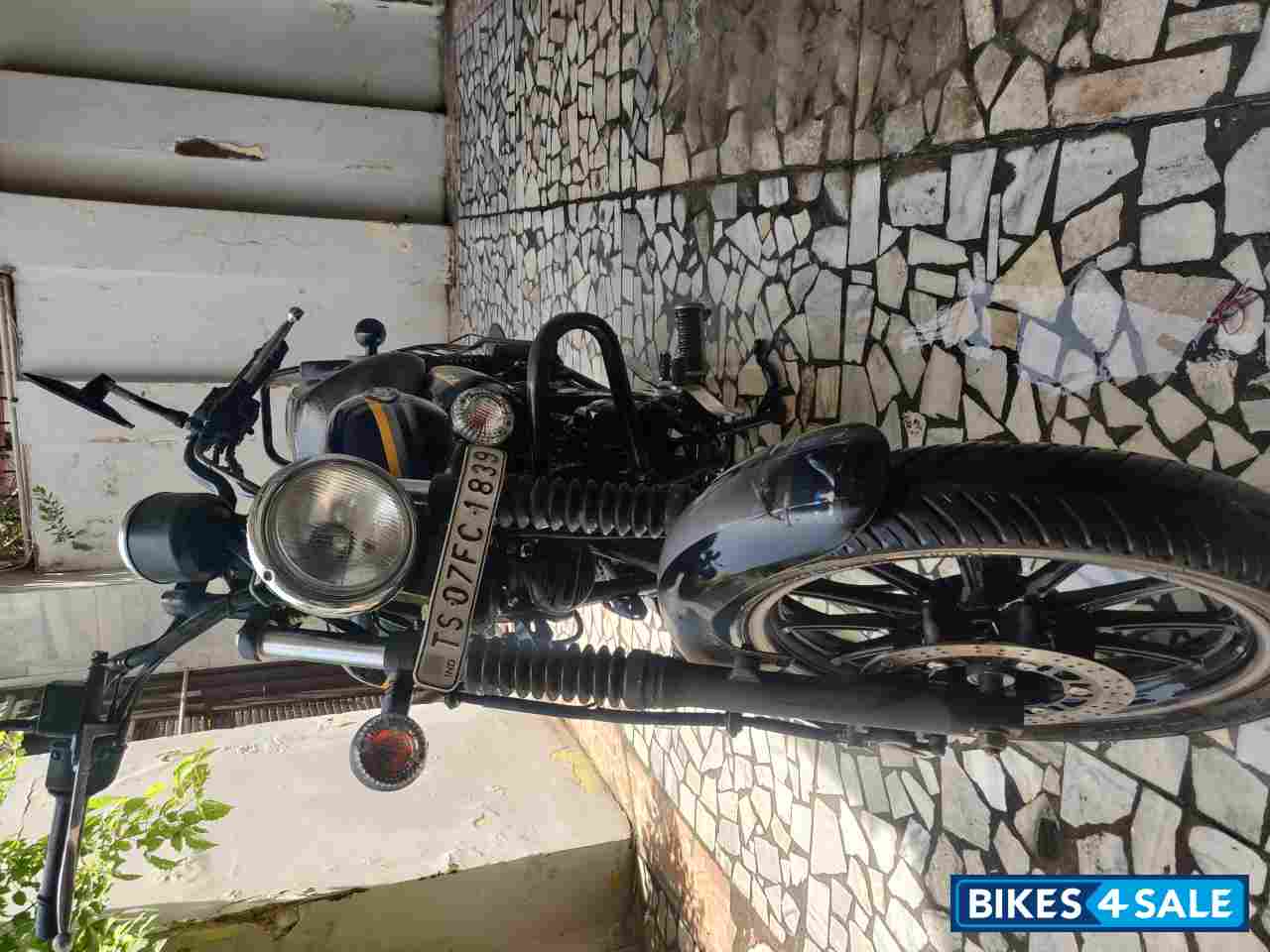 Dark Blue Bajaj Avenger Street 150