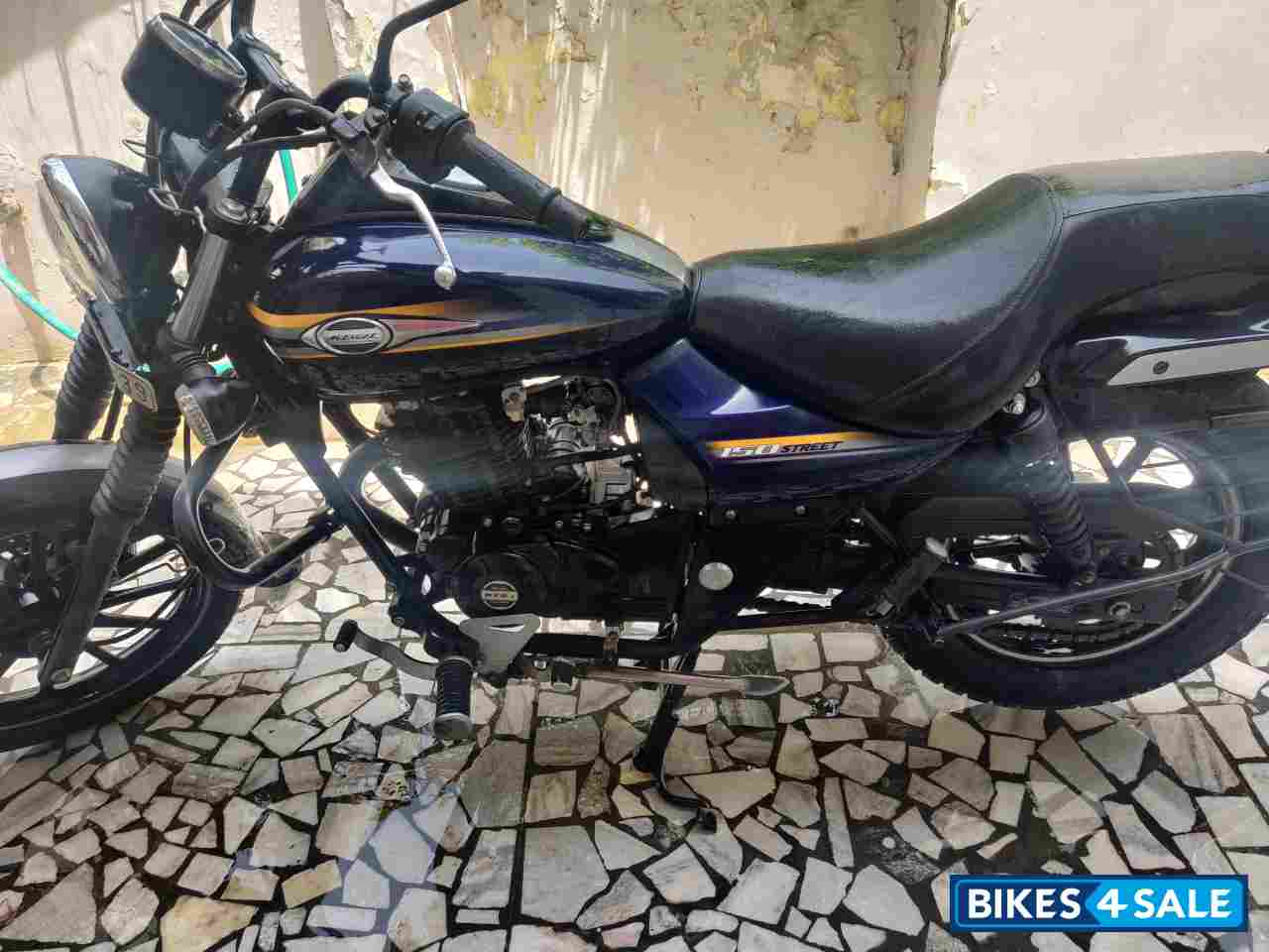 Dark Blue Bajaj Avenger Street 150