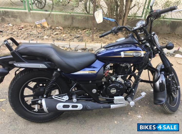 Blue Bajaj Avenger Street 150