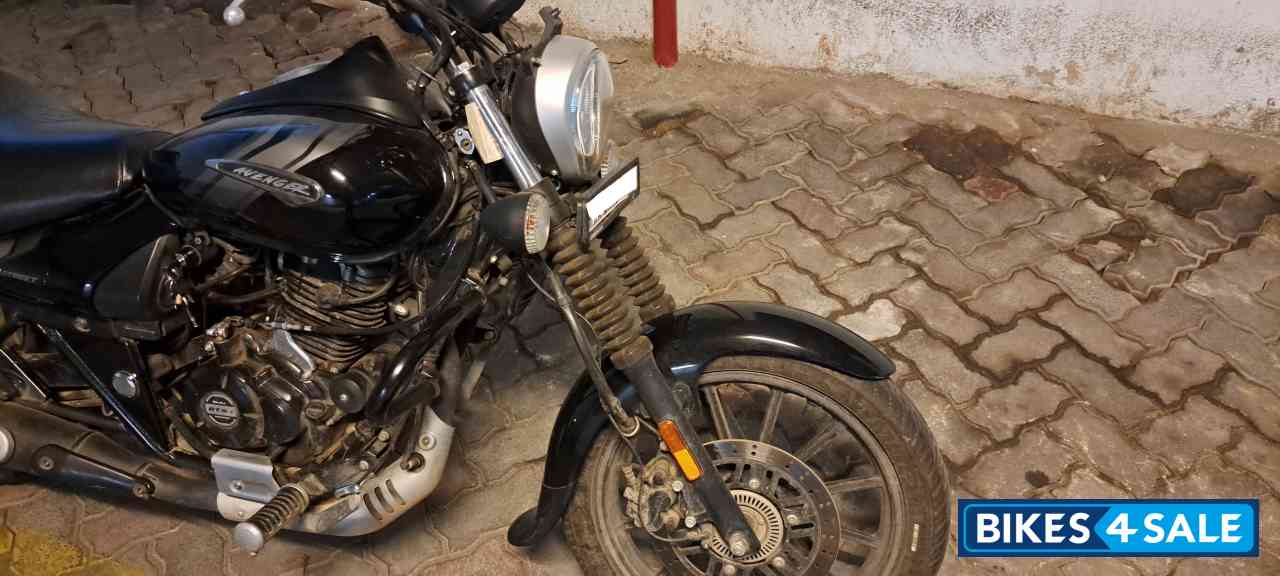 Black Bajaj Avenger Street 160 BS6
