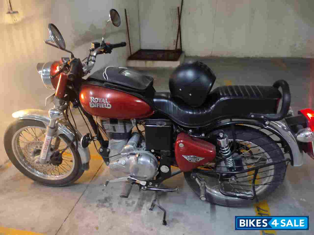 Maroon Red Royal Enfield Bullet 350 ES