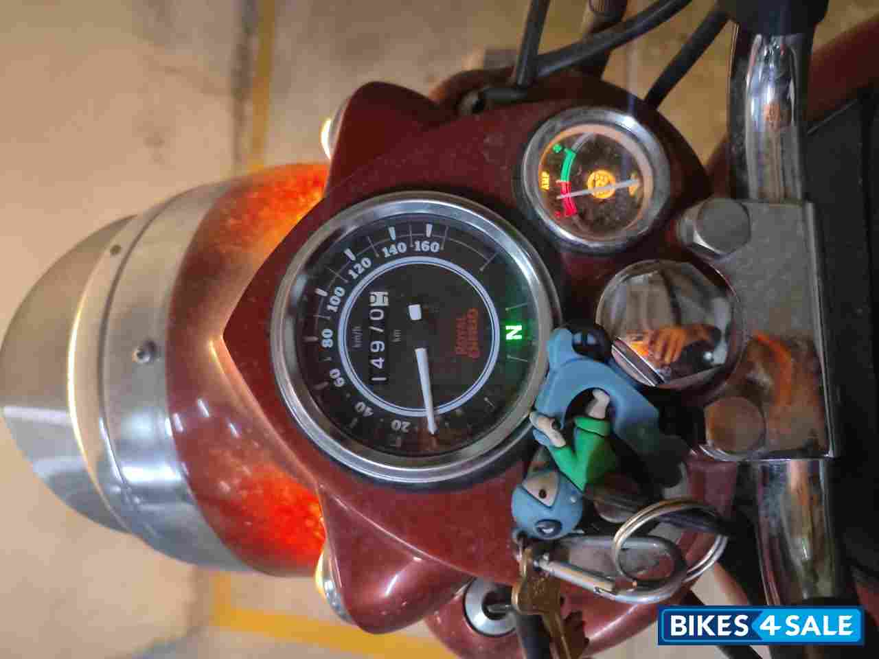 Maroon Red Royal Enfield Bullet 350 ES