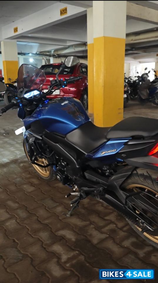 Blue Bajaj Dominar 400 Disc