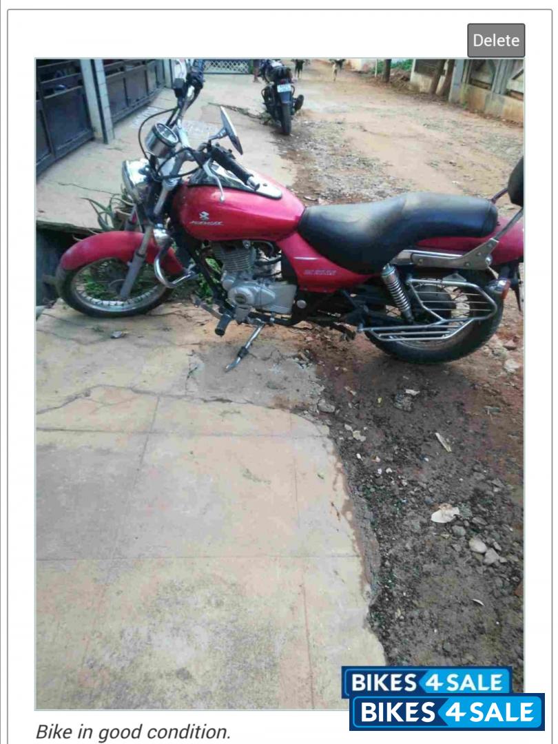 Red Bajaj Avenger 220 DTS-i