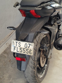 Pearl White Bajaj Dominar 400