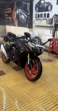 Black TVS Apache RR 310 BTO