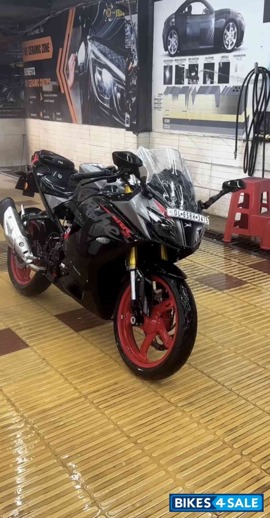 Black TVS Apache RR 310 BTO