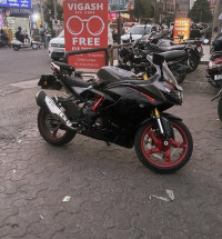 Black TVS Apache RR 310 BTO