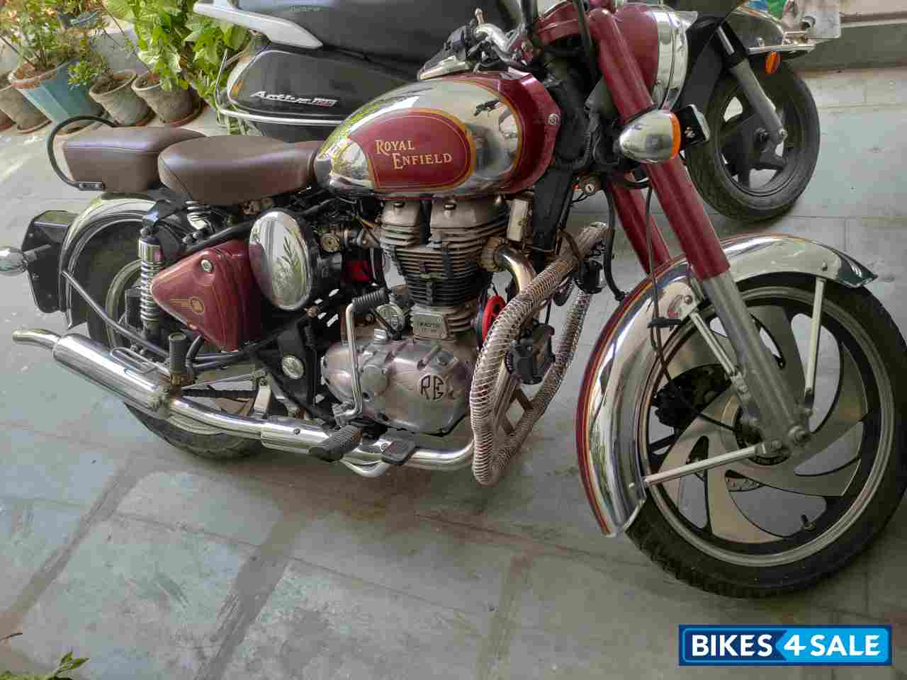 Maroon Royal Enfield Classic Chrome