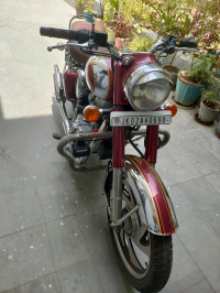 Maroon Royal Enfield Classic Chrome