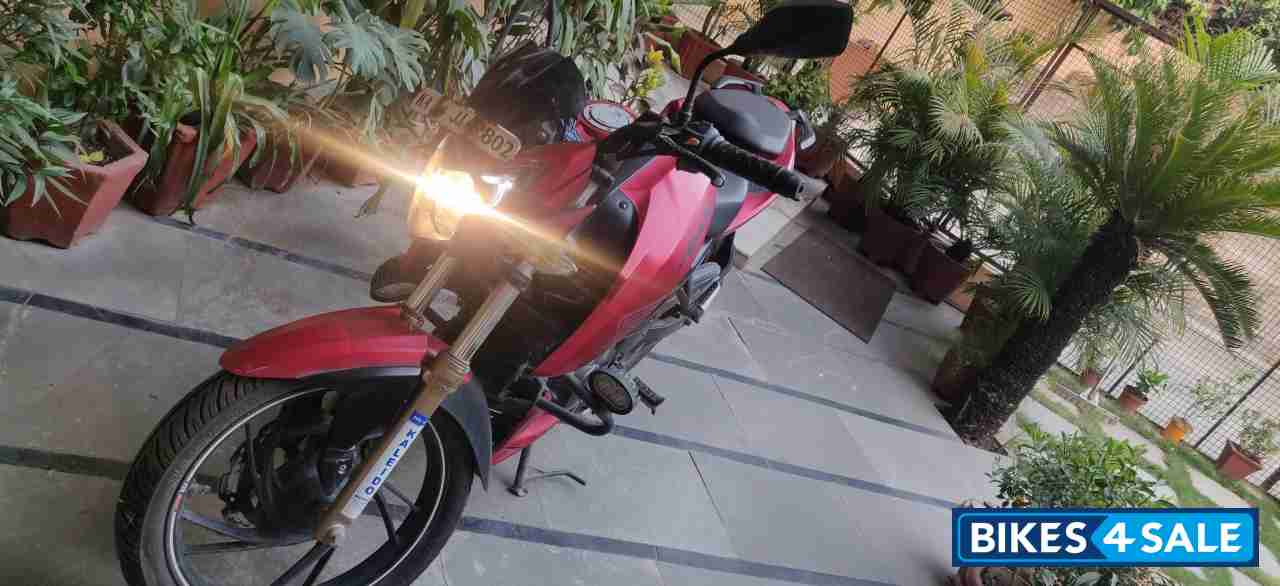 TVS Apache RTR 200 4V