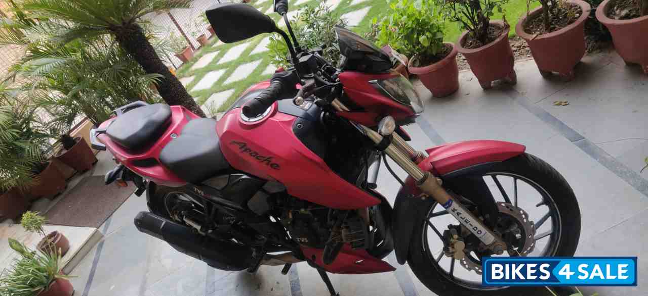TVS Apache RTR 200 4V