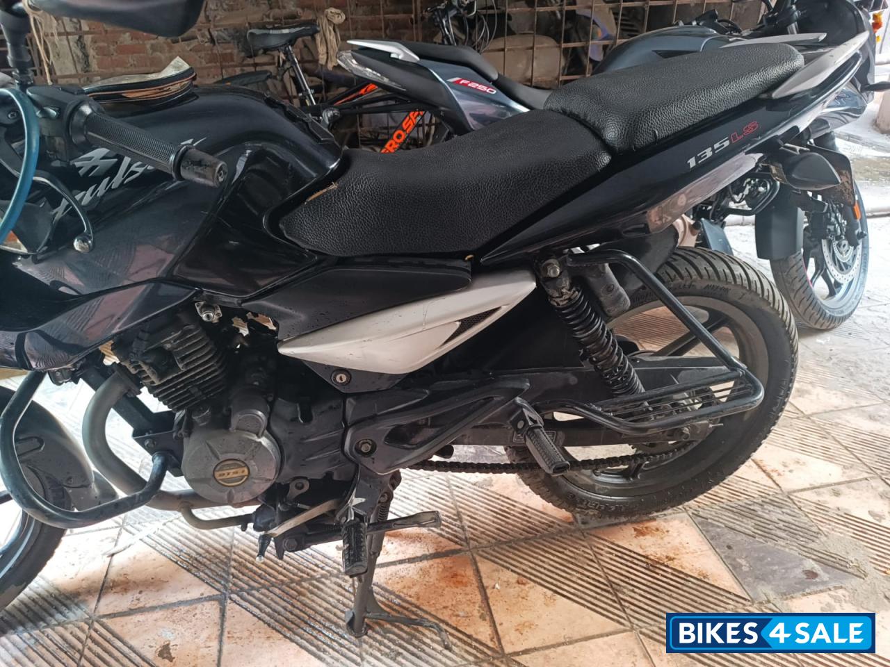 Bajaj Pulsar 135LS