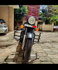 Royal Enfield Classic Stealth Black  Model