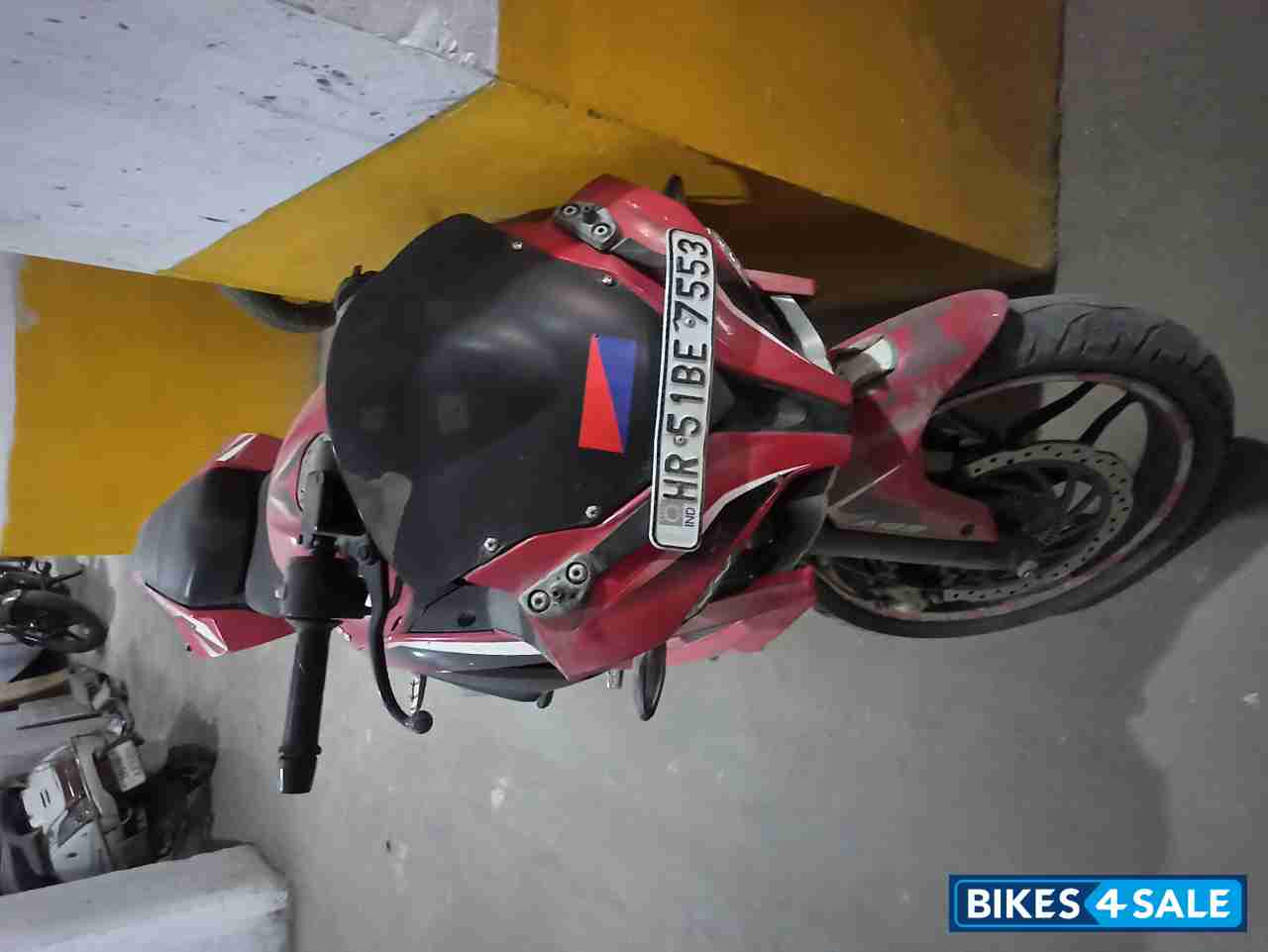 Bajaj Pulsar RS 200 ABS