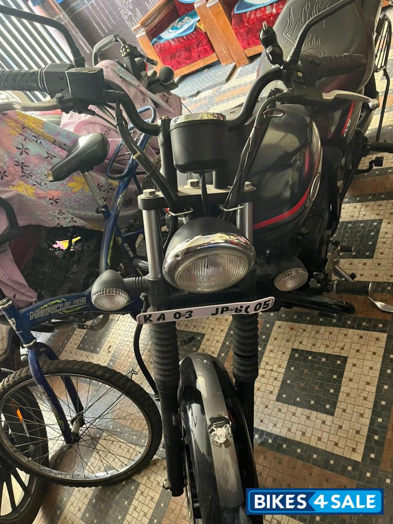 Bajaj Avenger Street 220