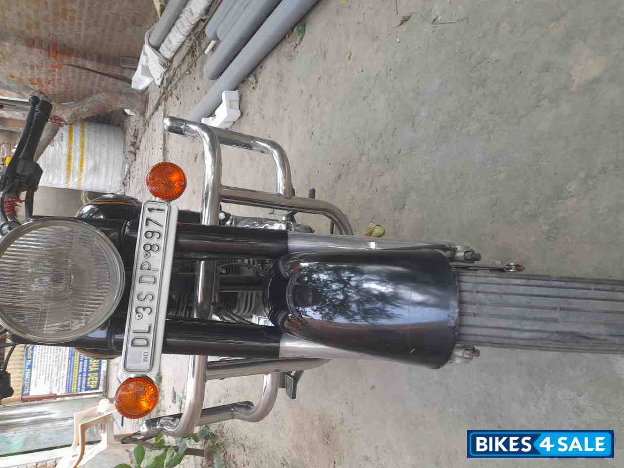 Black Royal Enfield Bullet Standard 350