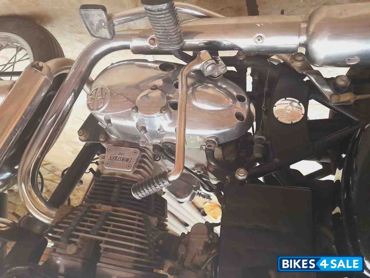 Black Royal Enfield Bullet Standard 350