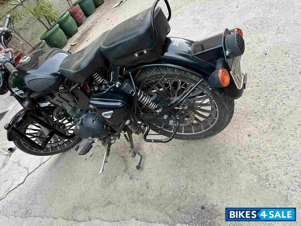 Royal Enfield Classic Stealth Black