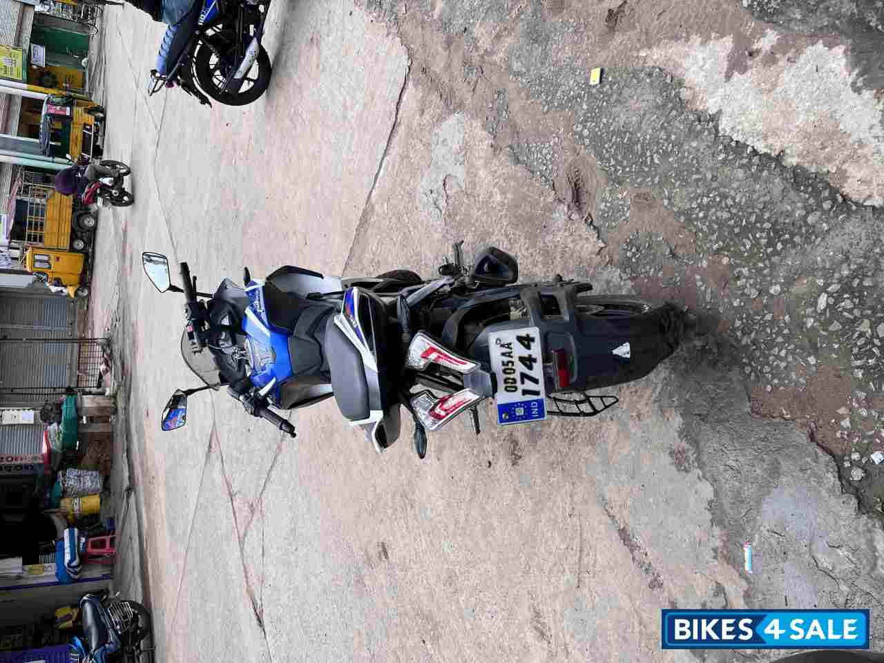 Bajaj Pulsar RS 200 BS6