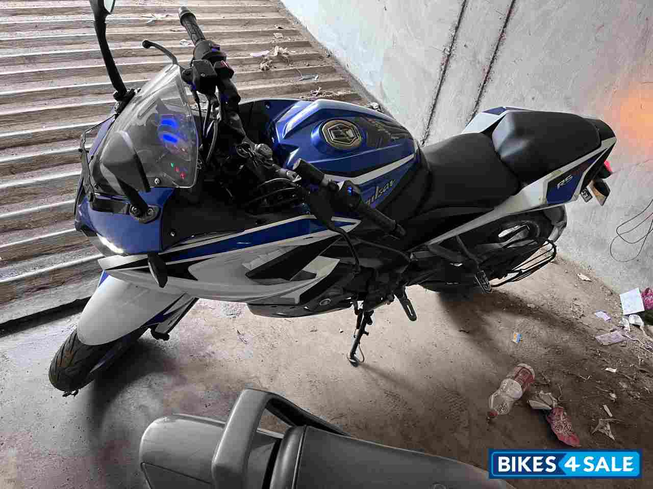 Bajaj Pulsar RS 200 BS6