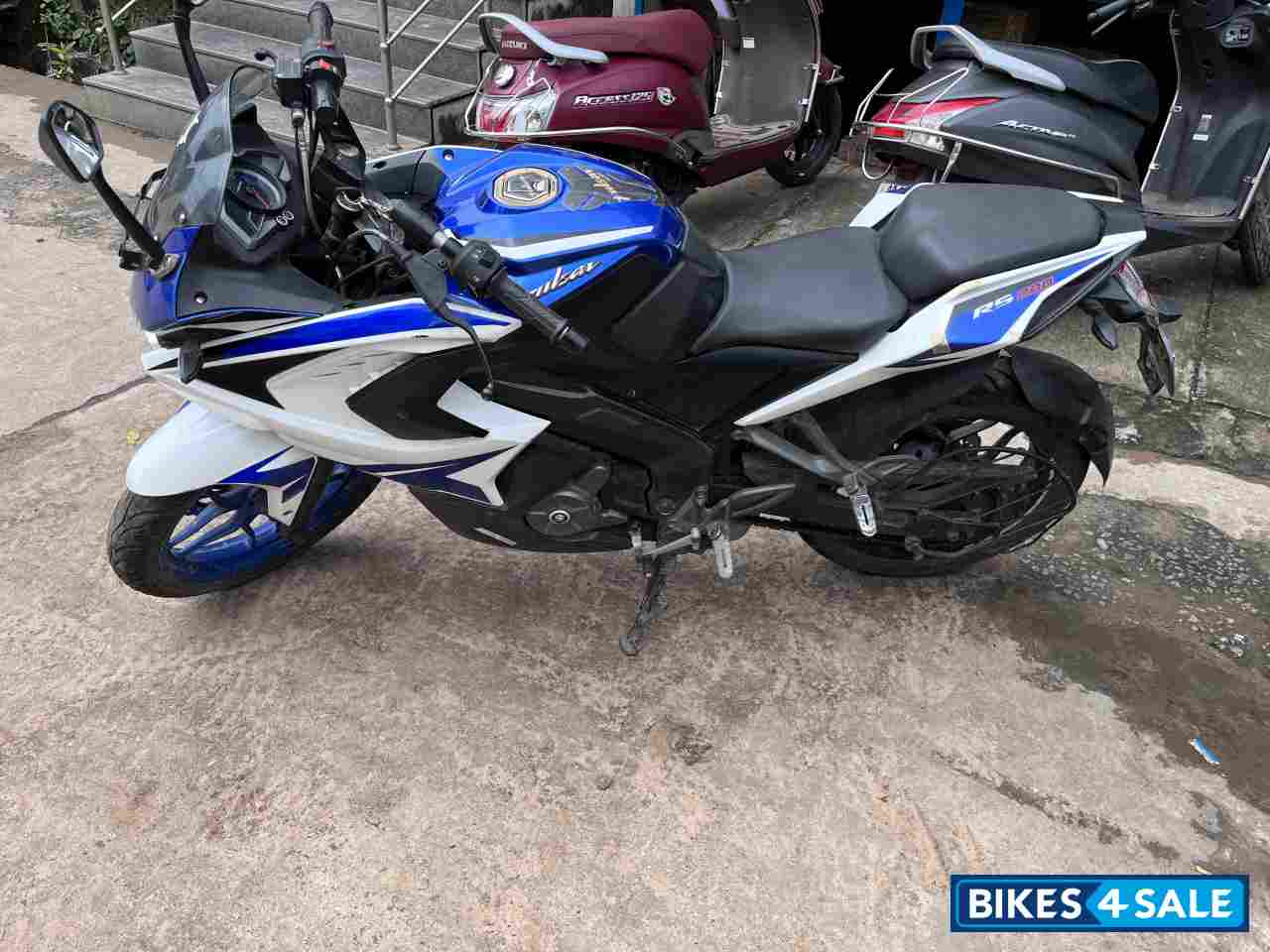 Bajaj Pulsar RS 200 BS6