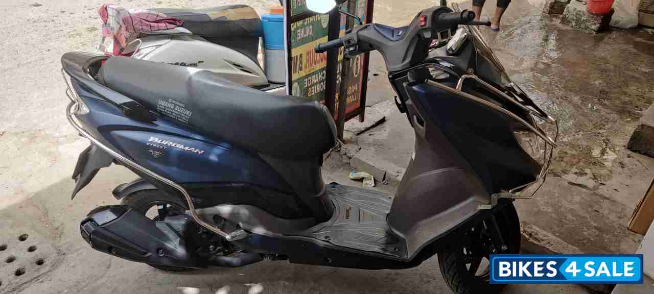 Suzuki Burgman Street BS6