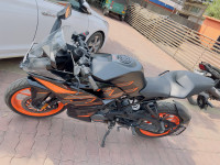 Black KTM RC 200 2020