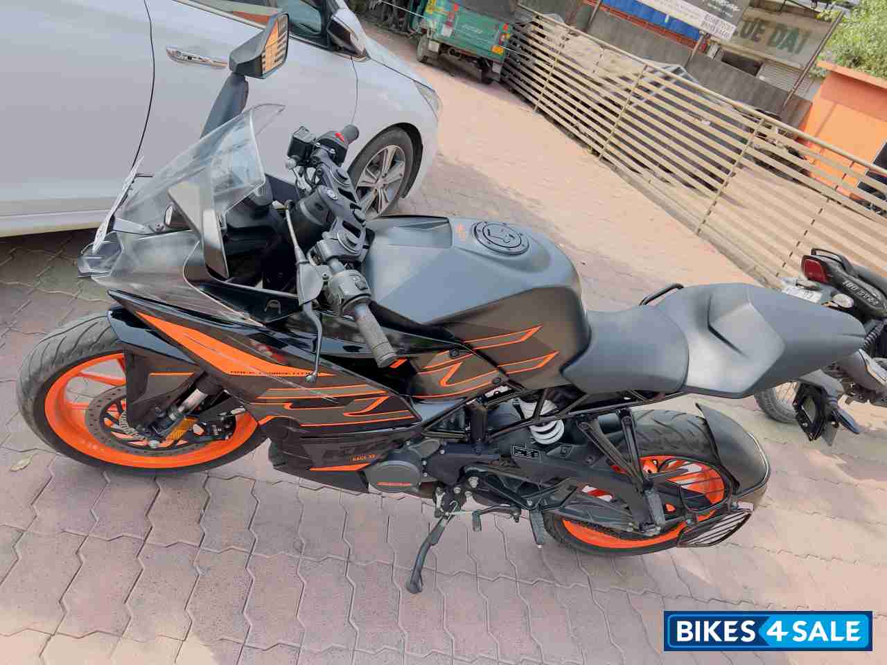 Black KTM RC 200 2020