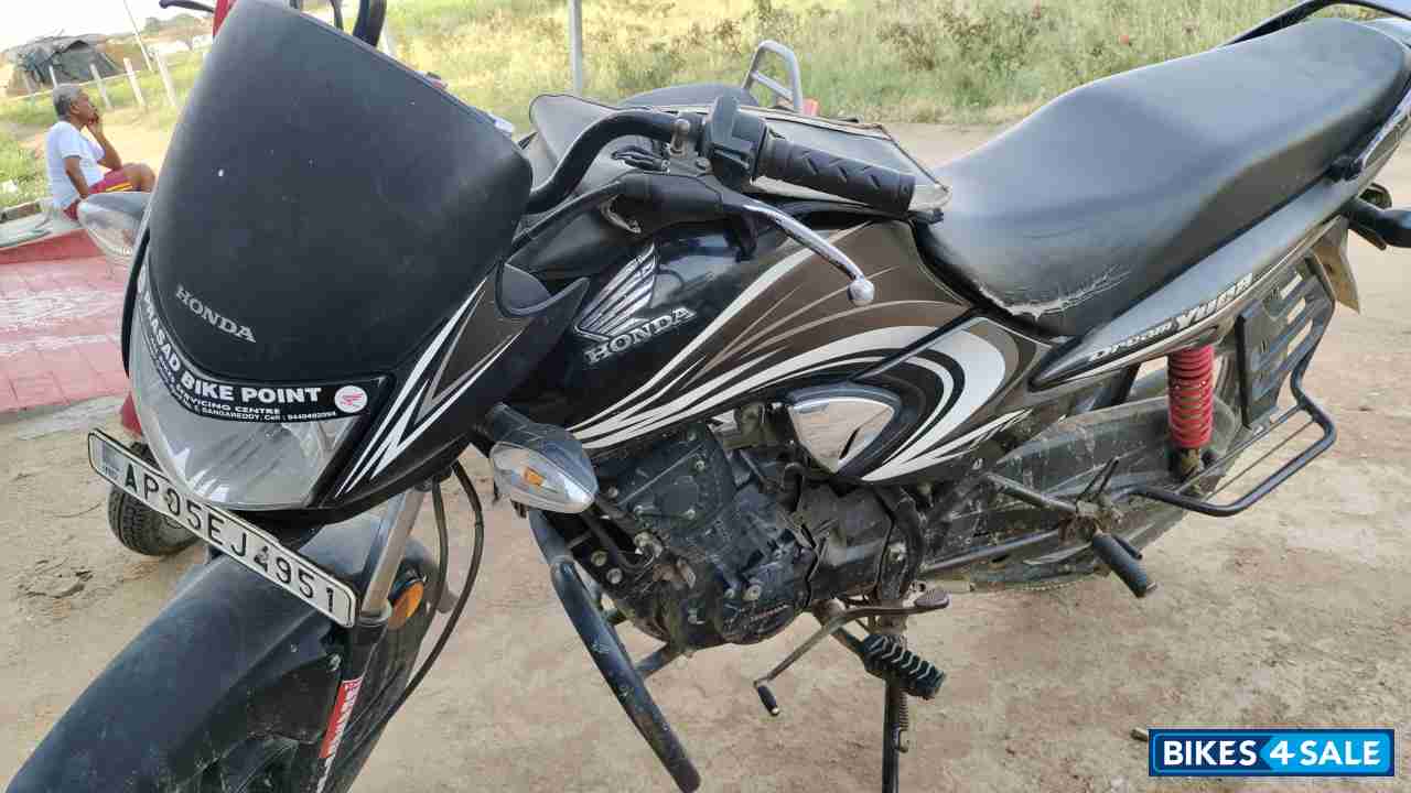 Black Honda Dream Yuga