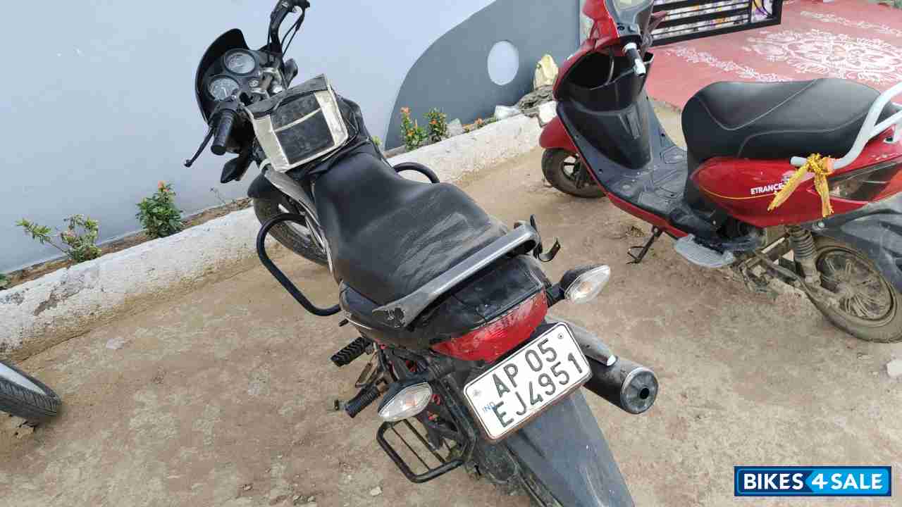 Black Honda Dream Yuga