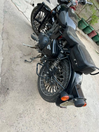 Royal Enfield Classic Stealth Black 2018 Model