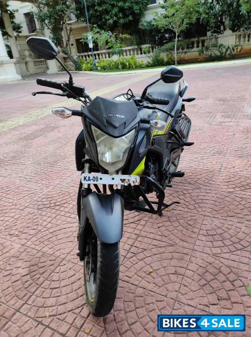Honda CB Hornet 160R